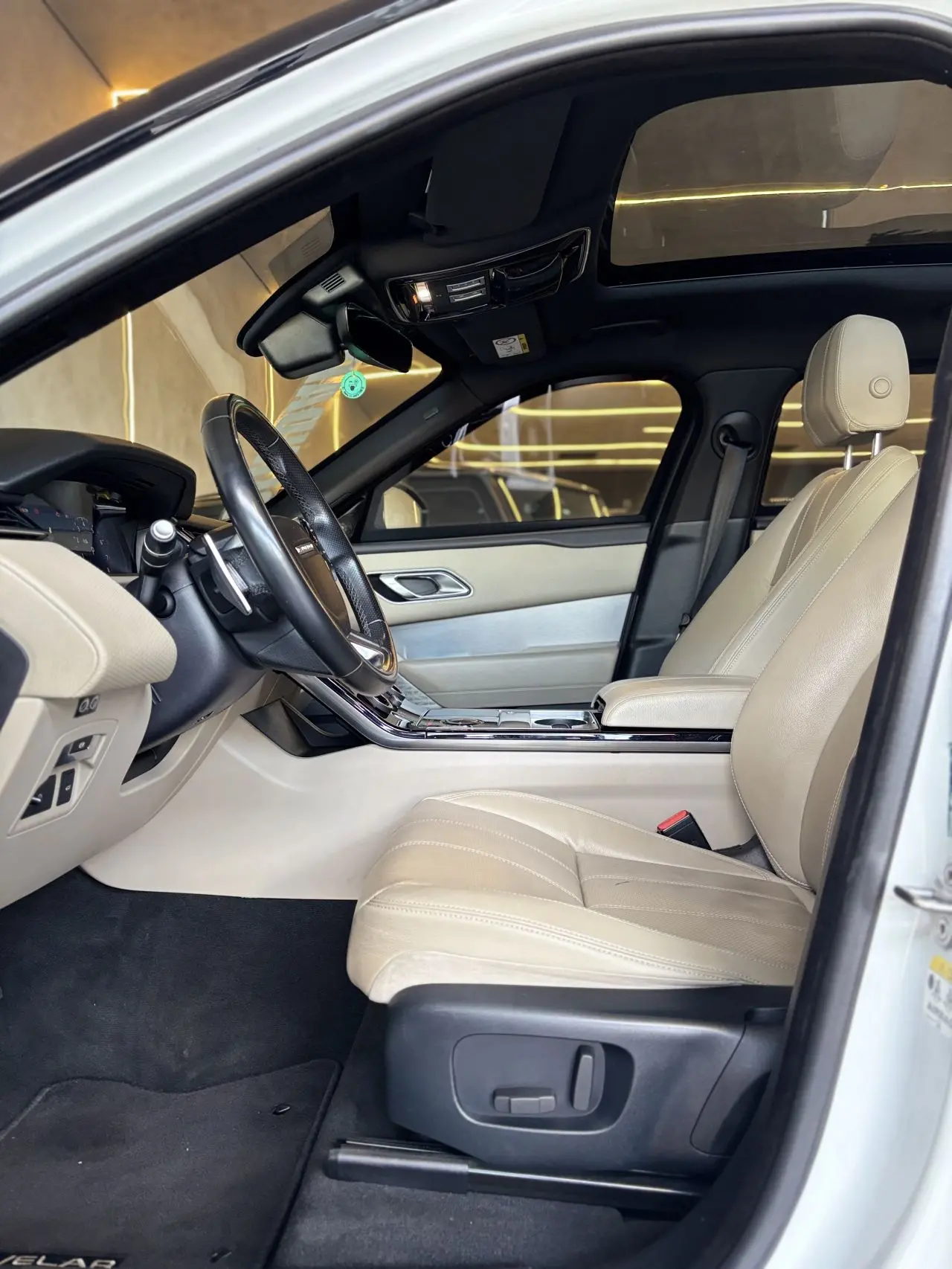 LAND ROVER Range Rover Velar - Foto