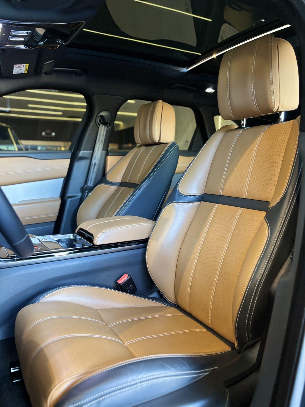 LAND ROVER Range Rover Velar - Foto