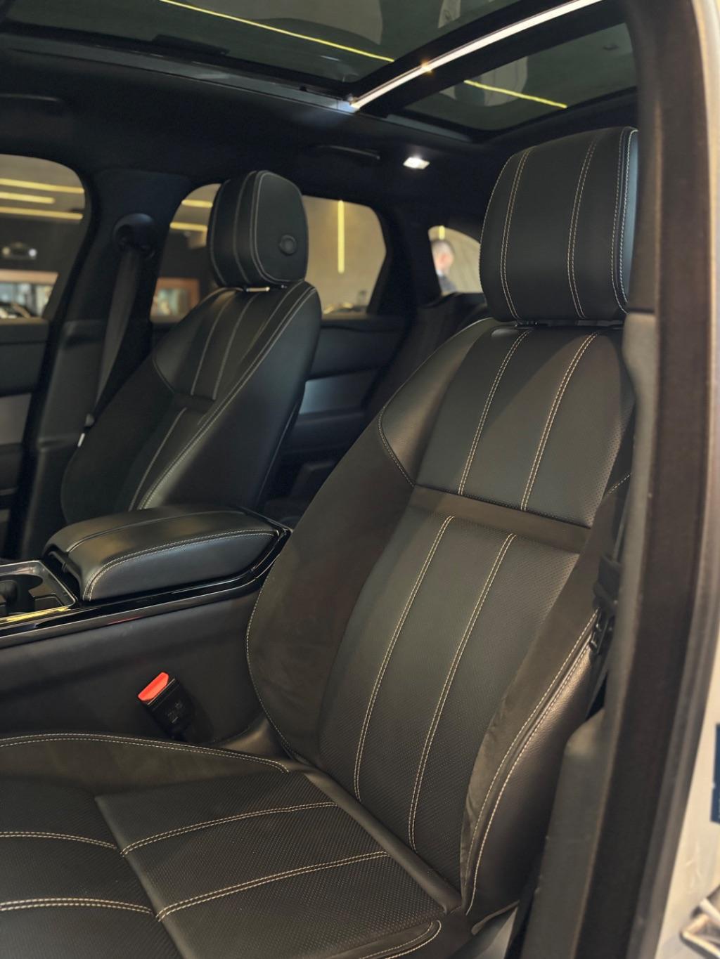 LAND ROVER Range Rover Velar - Foto