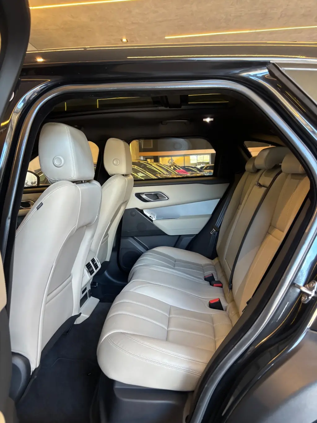 LAND ROVER Range Rover Velar - Foto