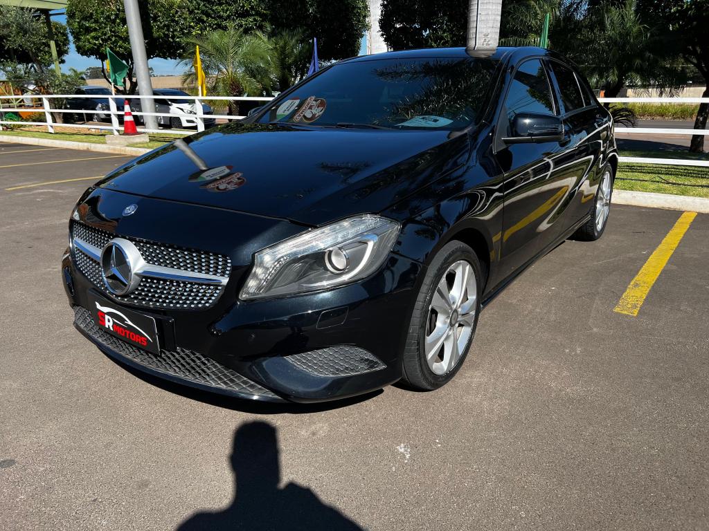 MERCEDES-BENZ A 200