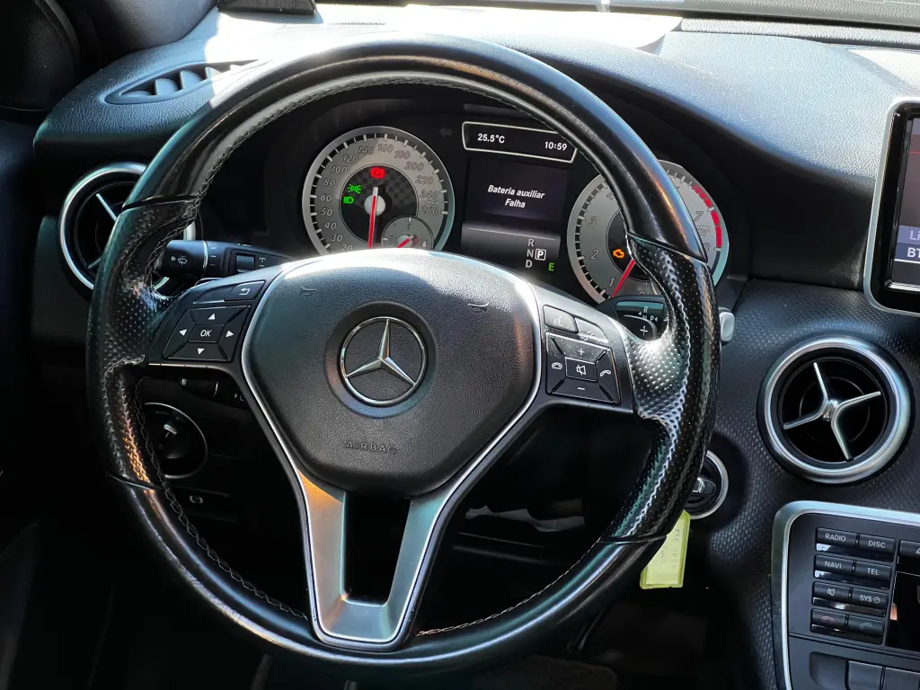 MERCEDES-BENZ A 200 - Foto