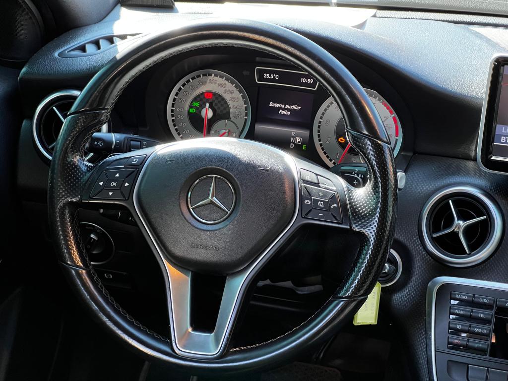 MERCEDES-BENZ A 200 - Foto