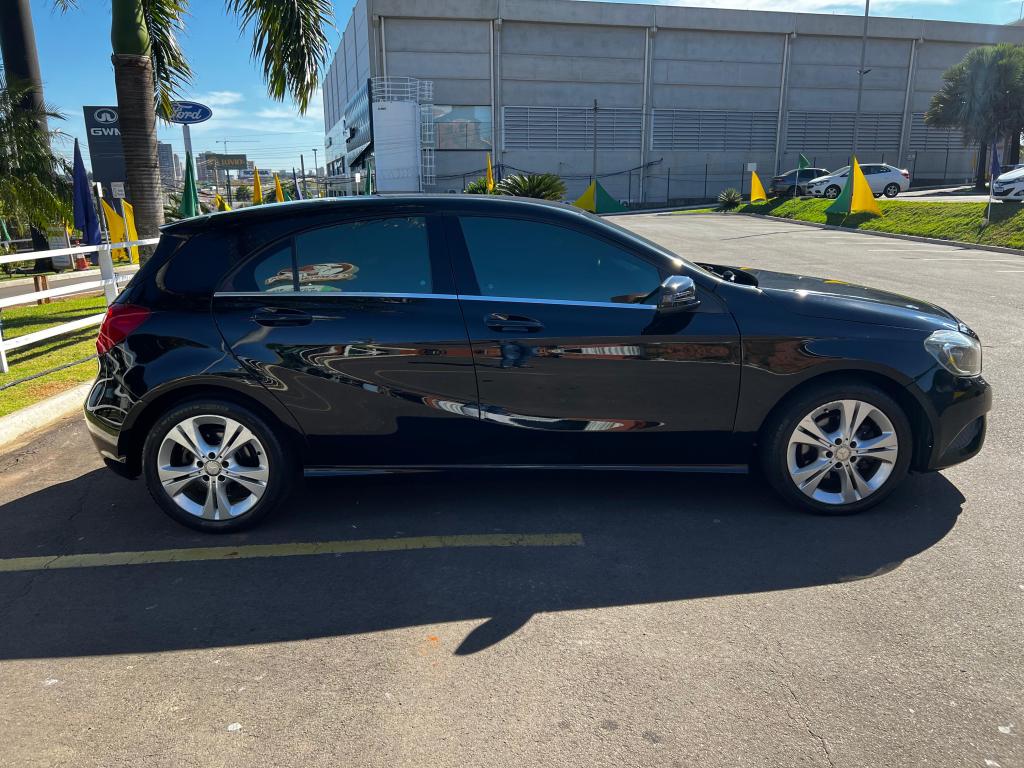 MERCEDES-BENZ A 200 - Foto