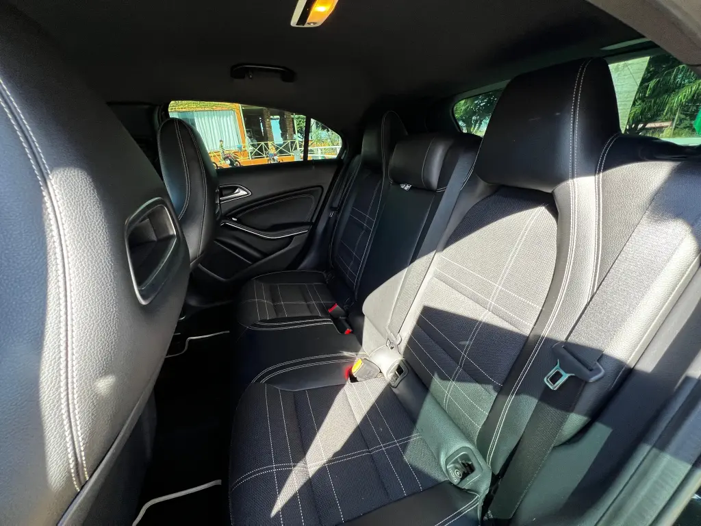 MERCEDES-BENZ A 200 - Foto