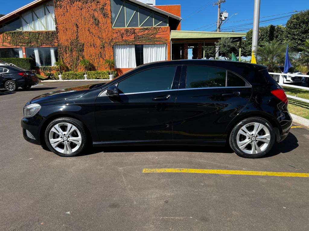 MERCEDES-BENZ A 200 - Foto