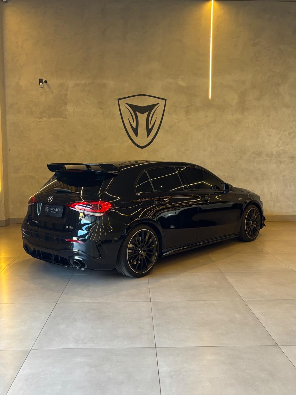 MERCEDES-BENZ A 35 AMG Hatch - Foto