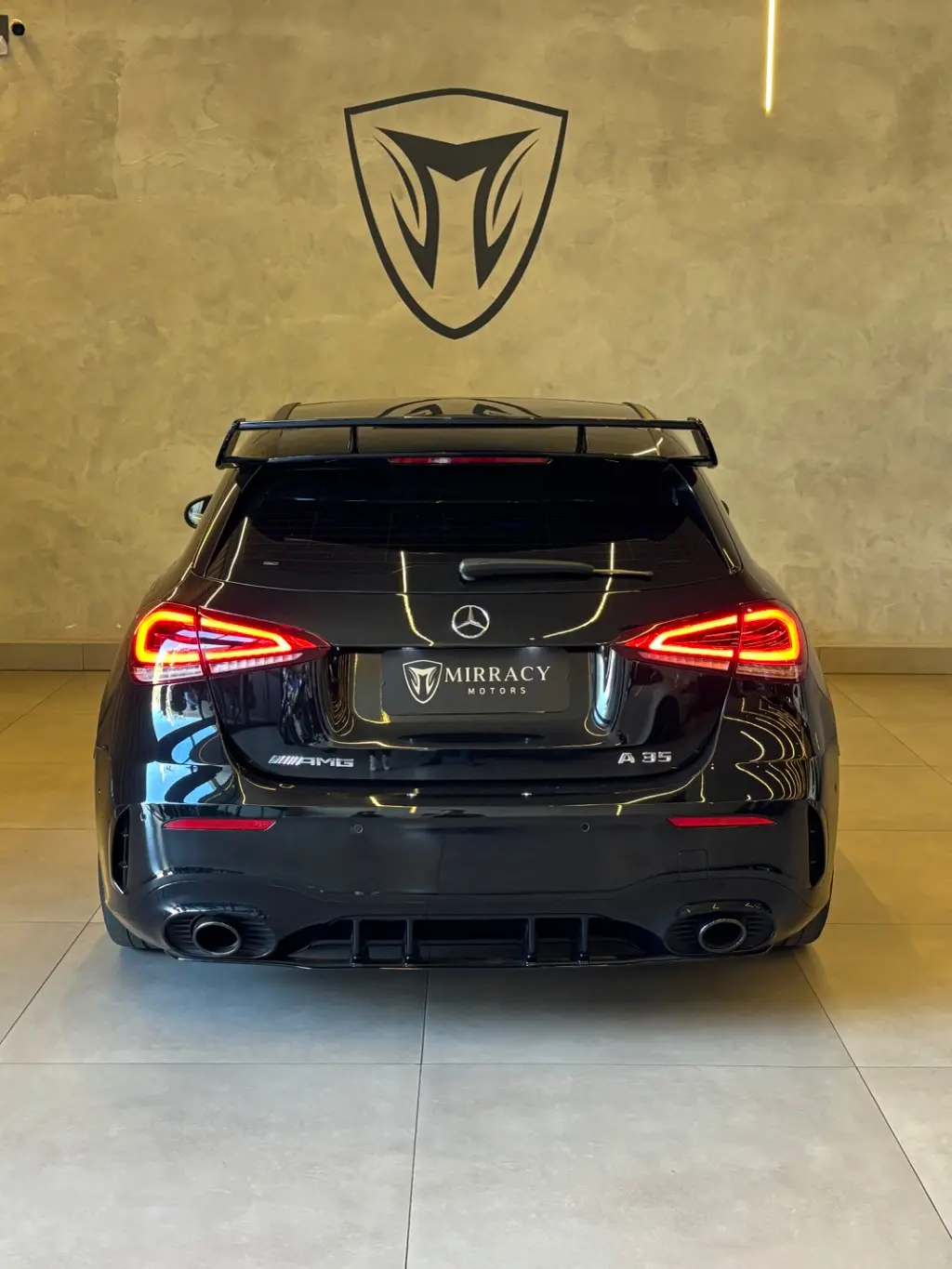 MERCEDES-BENZ A 35 AMG Hatch - Foto