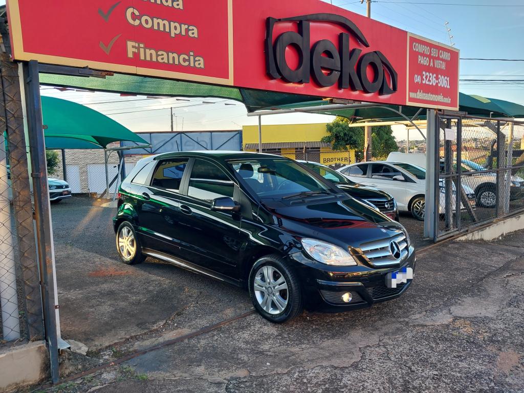 MERCEDES-BENZ B 180