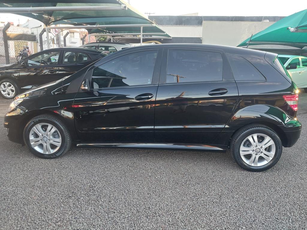 MERCEDES-BENZ B 180 - Foto