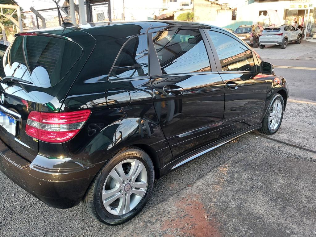 MERCEDES-BENZ B 180 - Foto