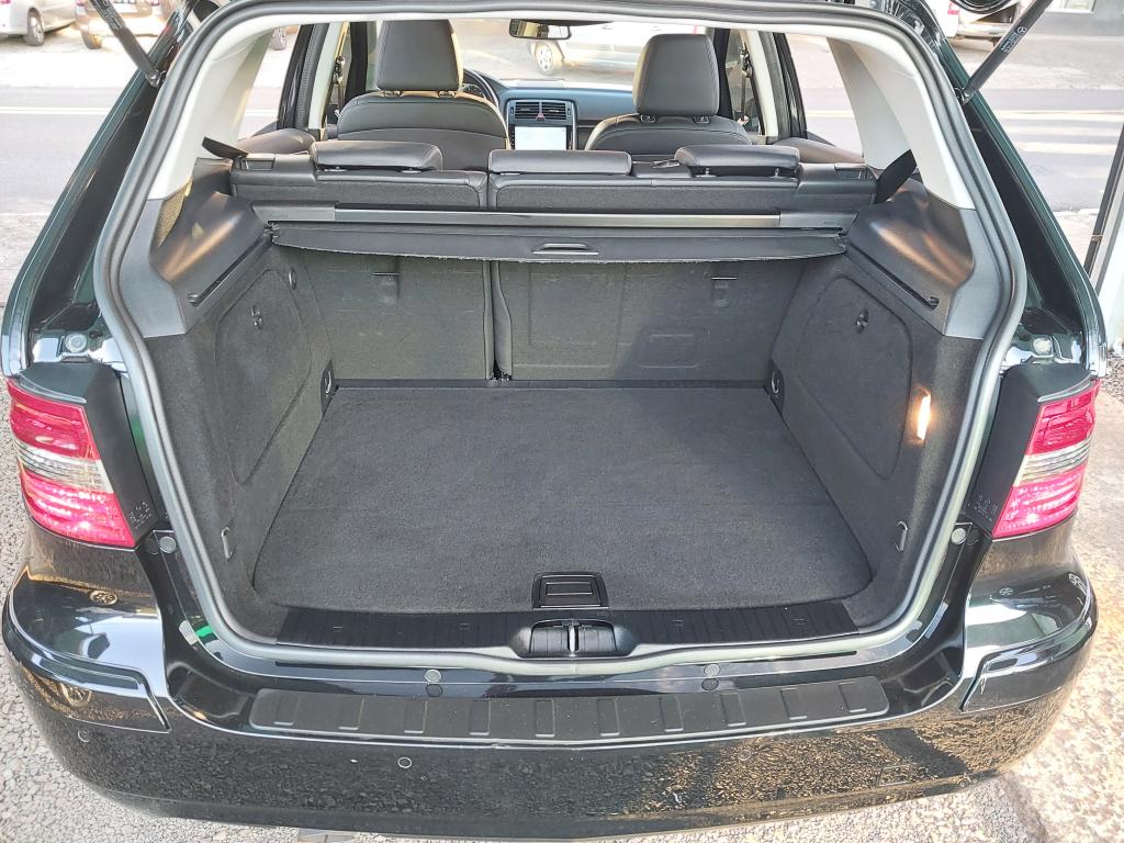 MERCEDES-BENZ B 180 - Foto