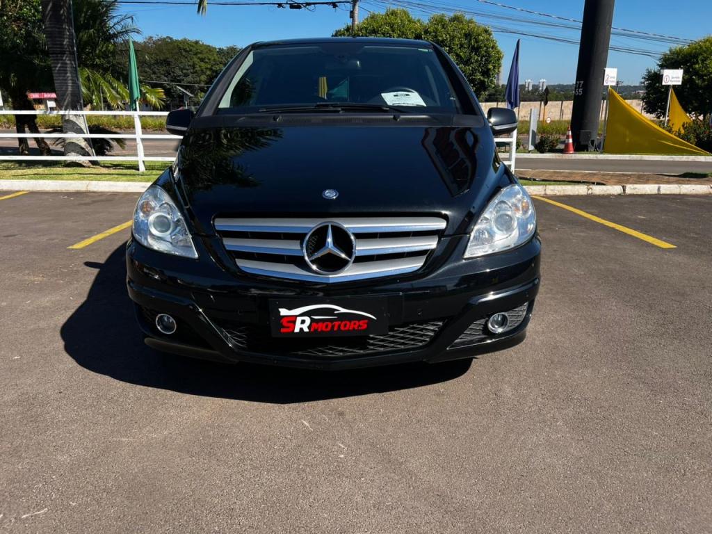 MERCEDES-BENZ B 180 - Foto