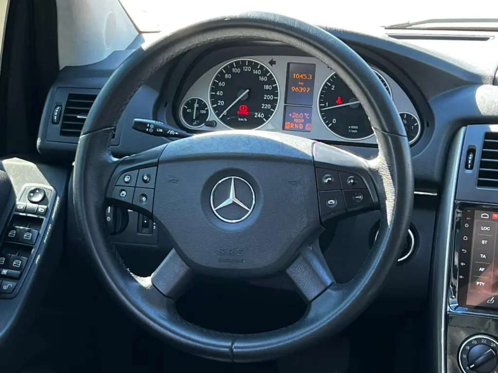 MERCEDES-BENZ B 180 - Foto