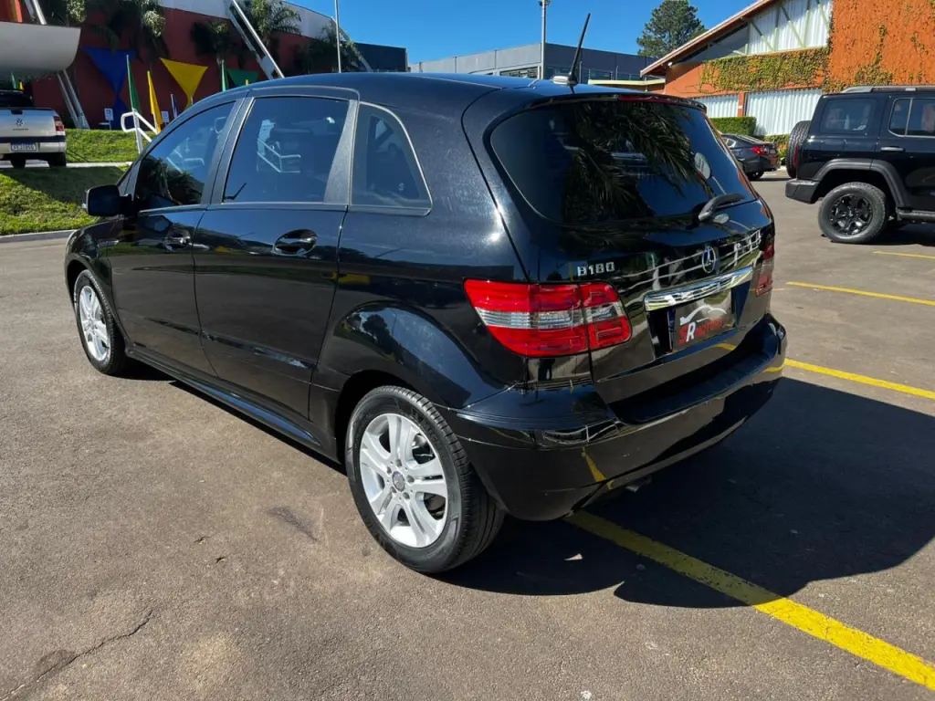 MERCEDES-BENZ B 180 - Foto