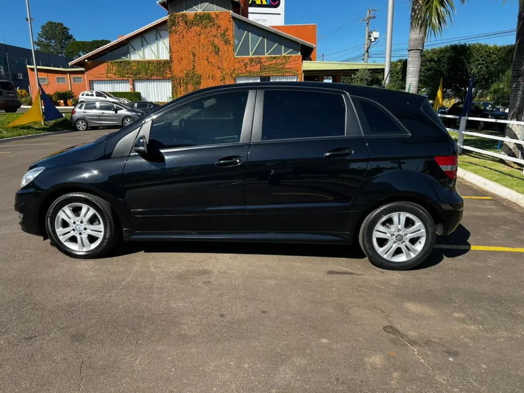 MERCEDES-BENZ B 180 - Foto