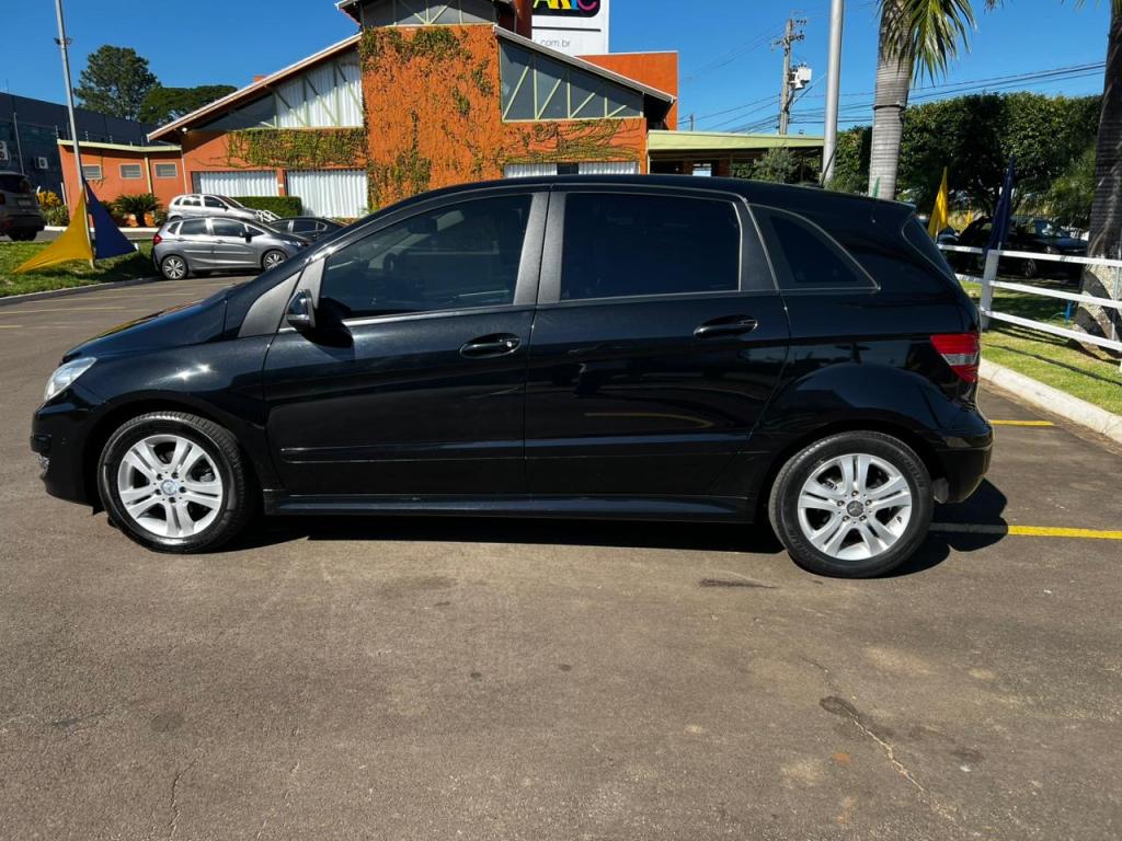 MERCEDES-BENZ B 180 - Foto