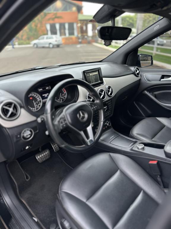 MERCEDES-BENZ B 200 - Foto