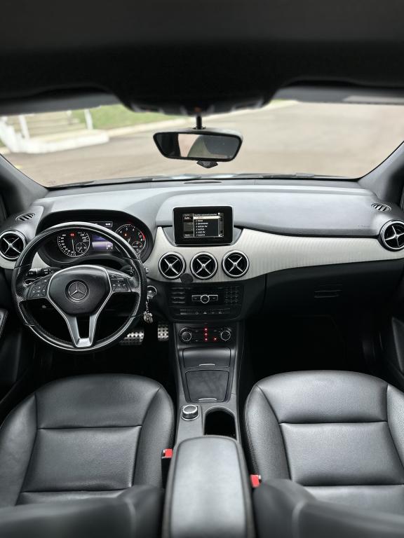 MERCEDES-BENZ B 200 - Foto