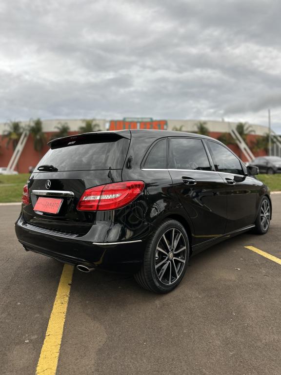 MERCEDES-BENZ B 200 - Foto