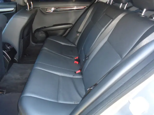 MERCEDES-BENZ C 180 - Foto