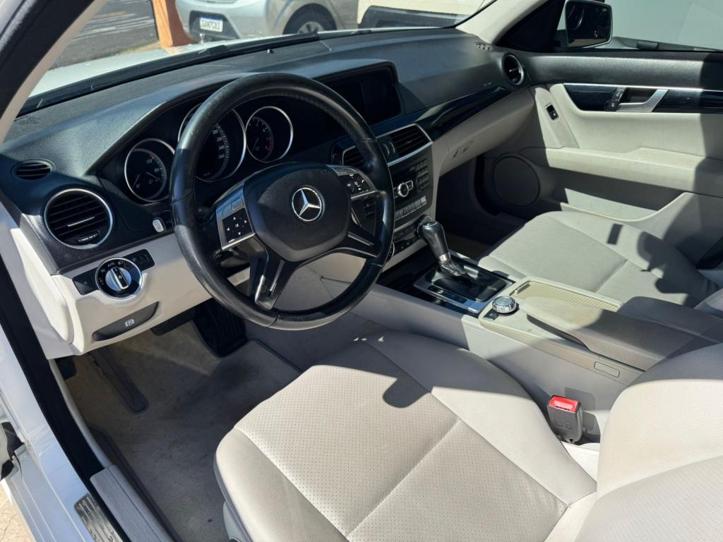 MERCEDES-BENZ C 180 - Foto