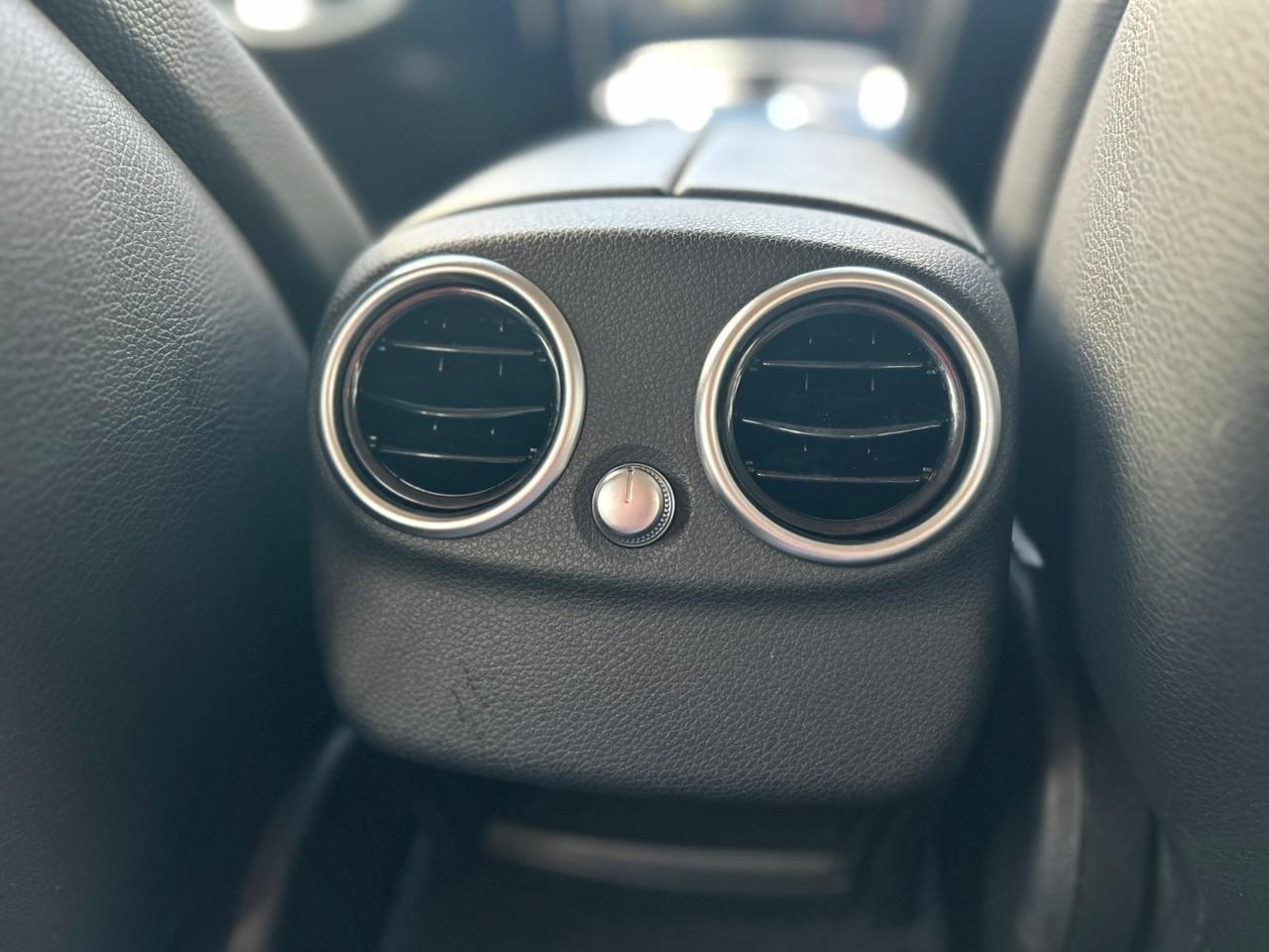 MERCEDES-BENZ C 180 - Foto