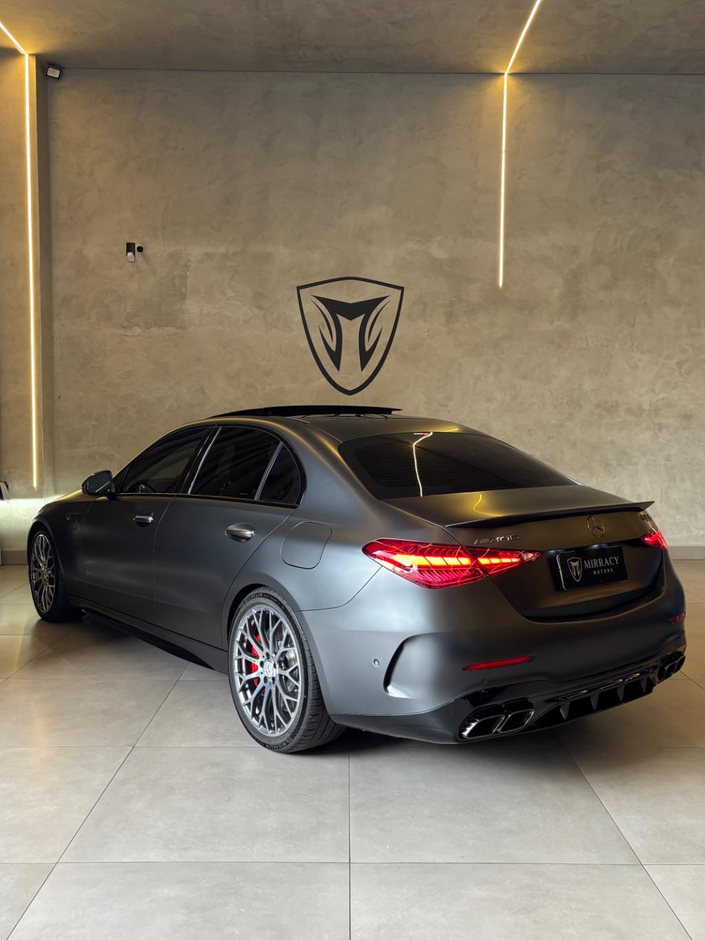 MERCEDES-BENZ C 63 AMG - Foto