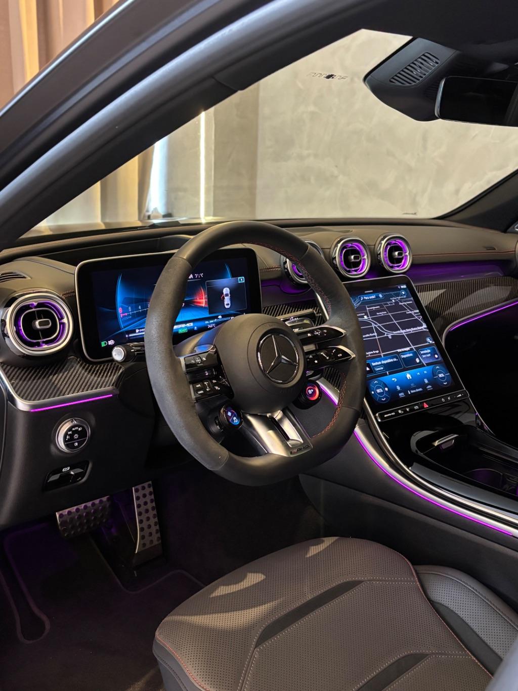 MERCEDES-BENZ C 63 AMG - Foto
