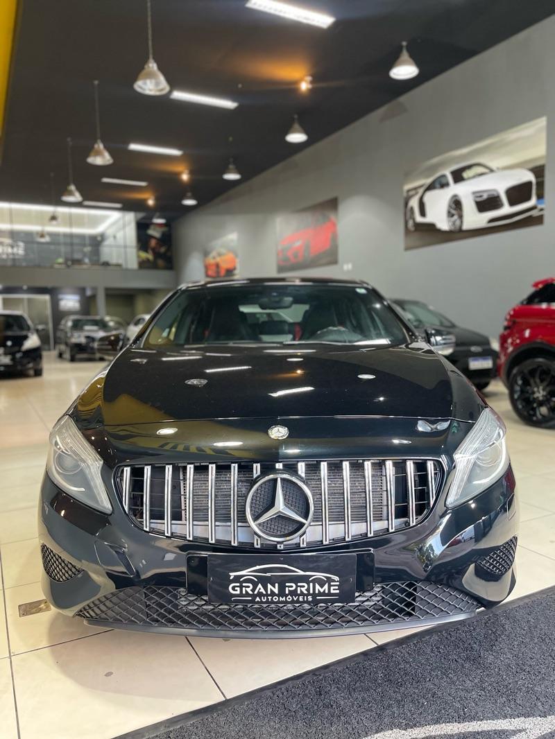 MERCEDES-BENZ CLA 200 - Foto