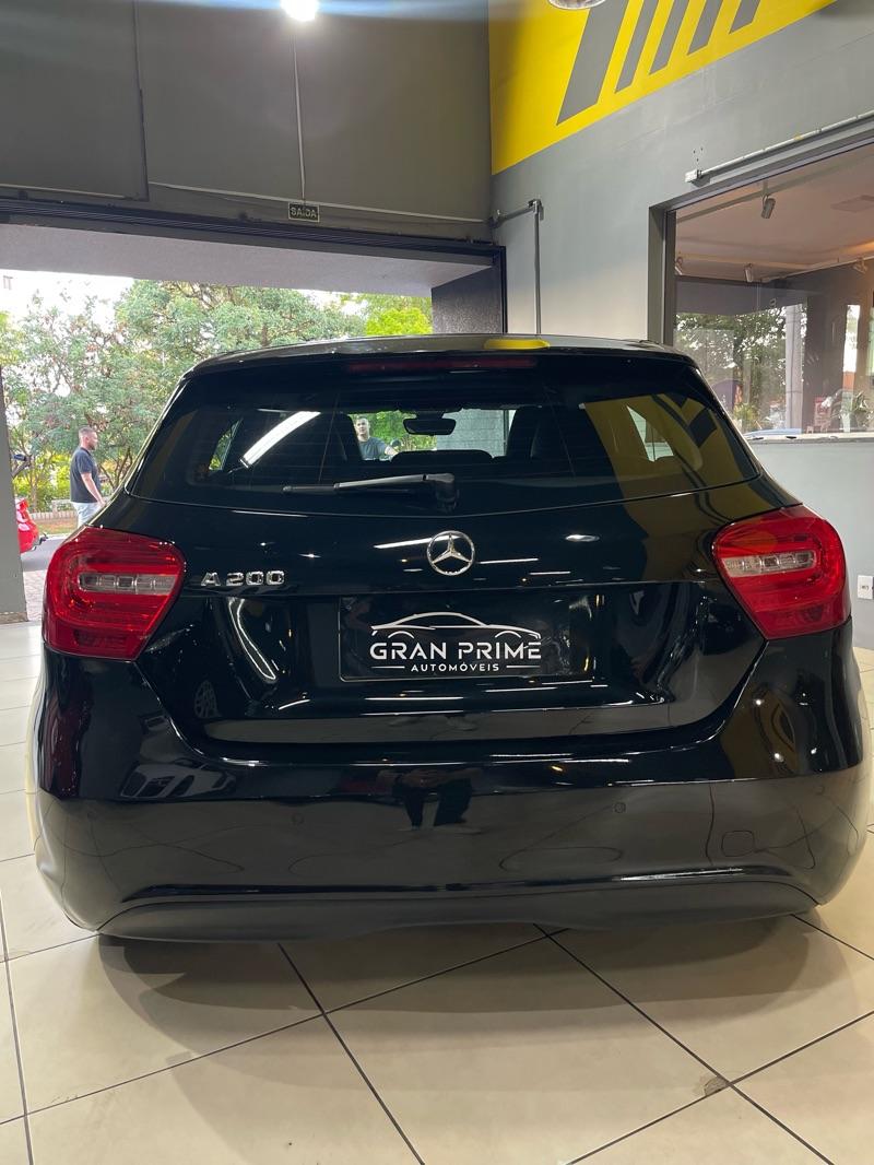 MERCEDES-BENZ CLA 200 - Foto