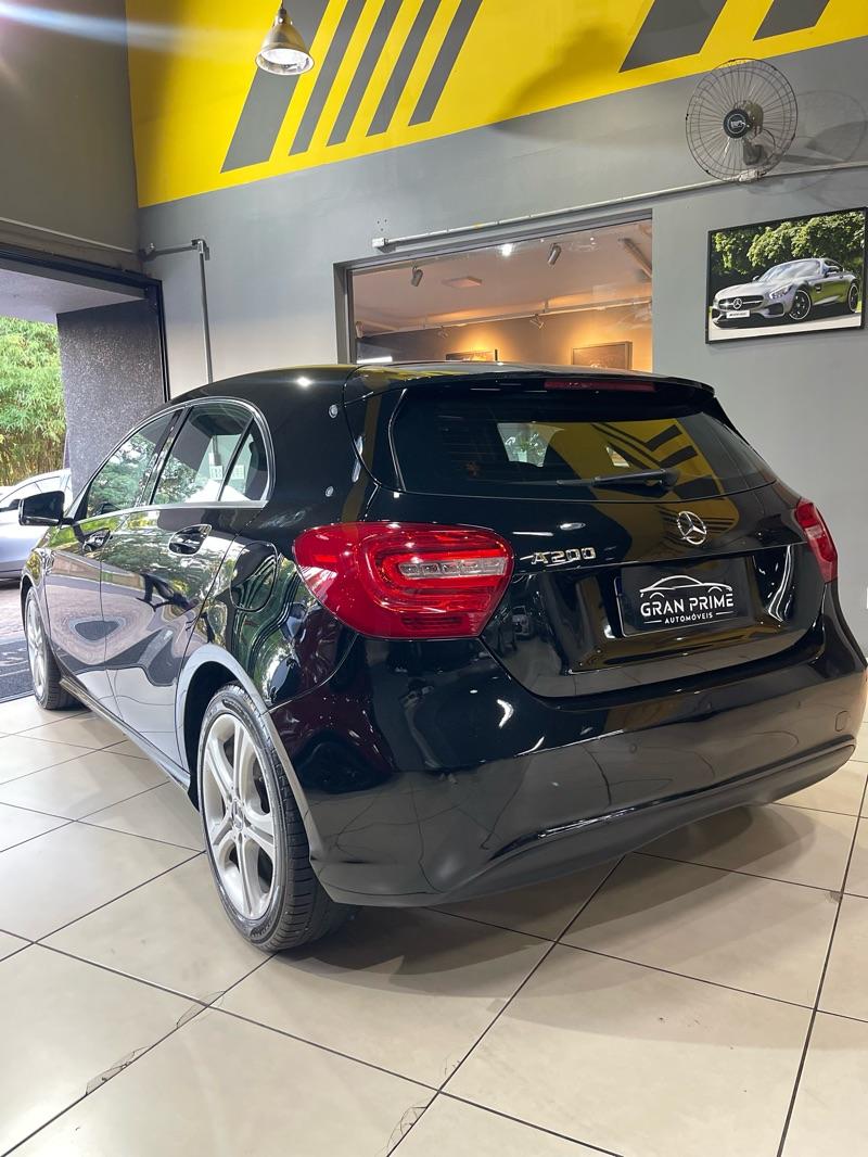 MERCEDES-BENZ CLA 200 - Foto