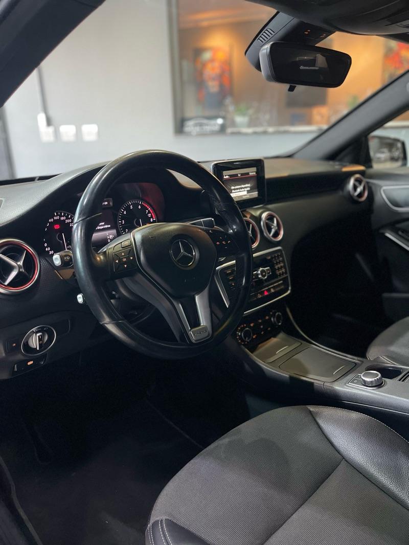 MERCEDES-BENZ CLA 200 - Foto