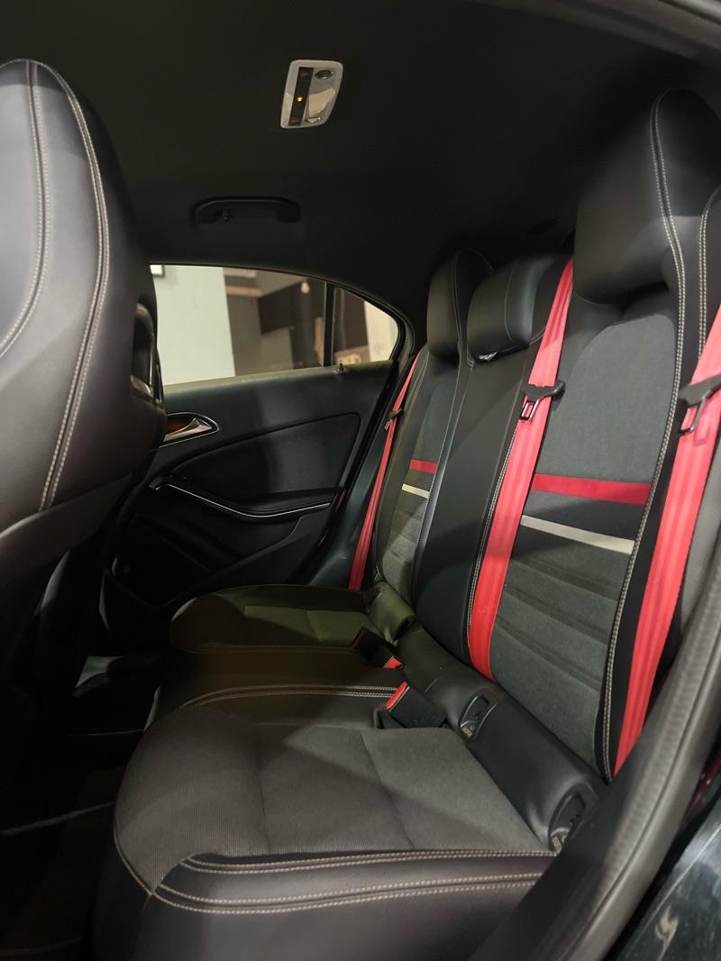 MERCEDES-BENZ CLA 200 - Foto