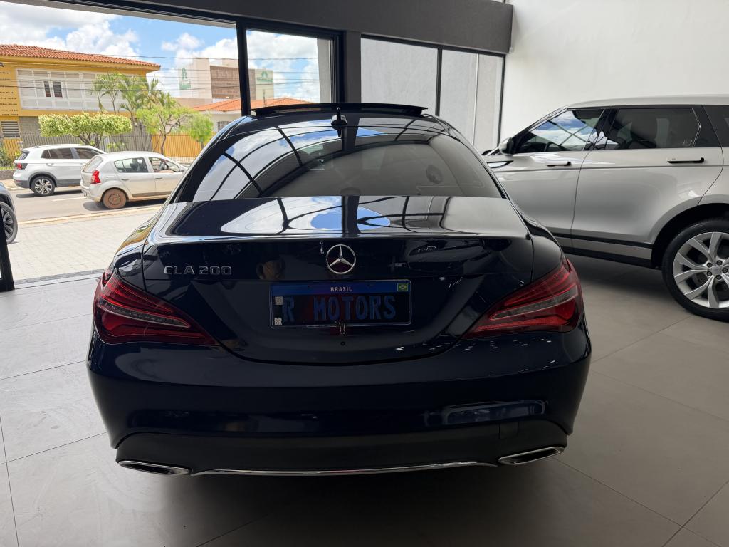 MERCEDES-BENZ CLA 200 - Foto