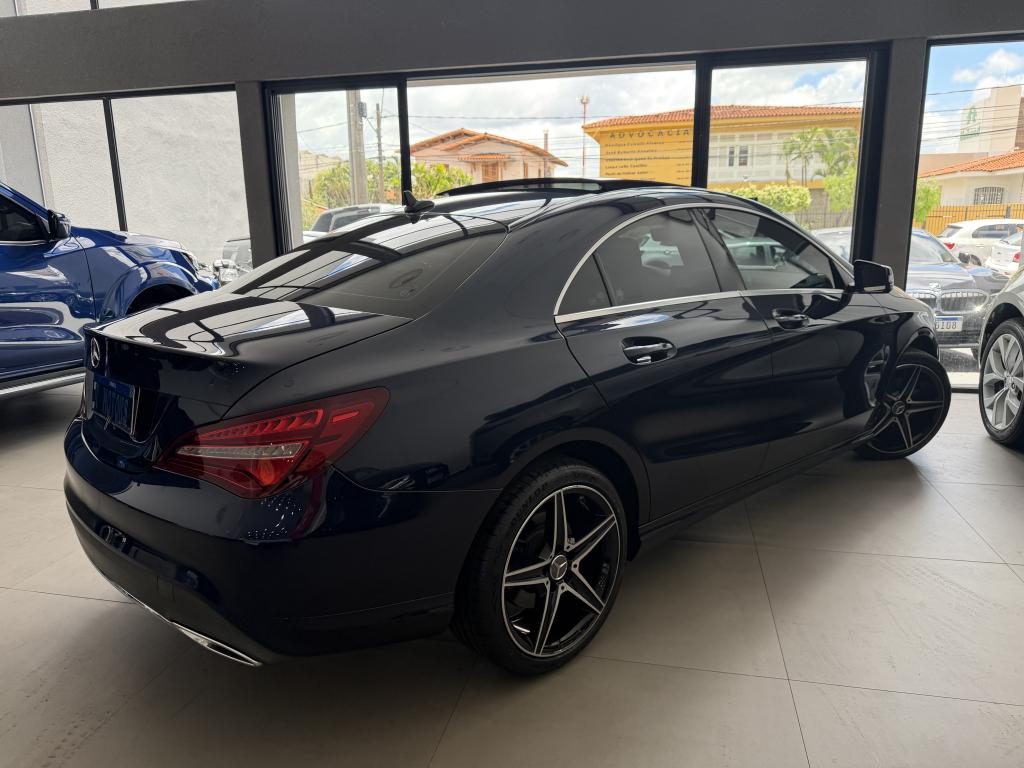 MERCEDES-BENZ CLA 200 - Foto