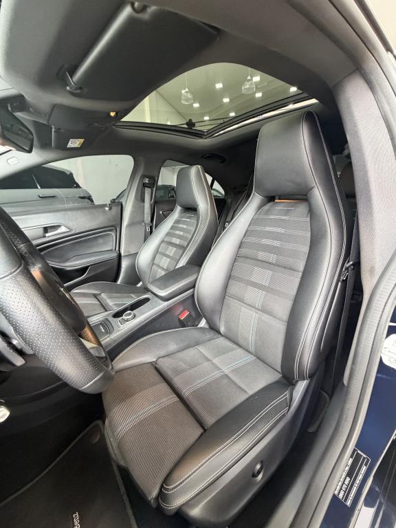 MERCEDES-BENZ CLA 200 - Foto