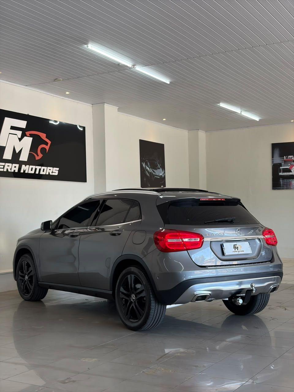 MERCEDES-BENZ CLA 200 - Foto