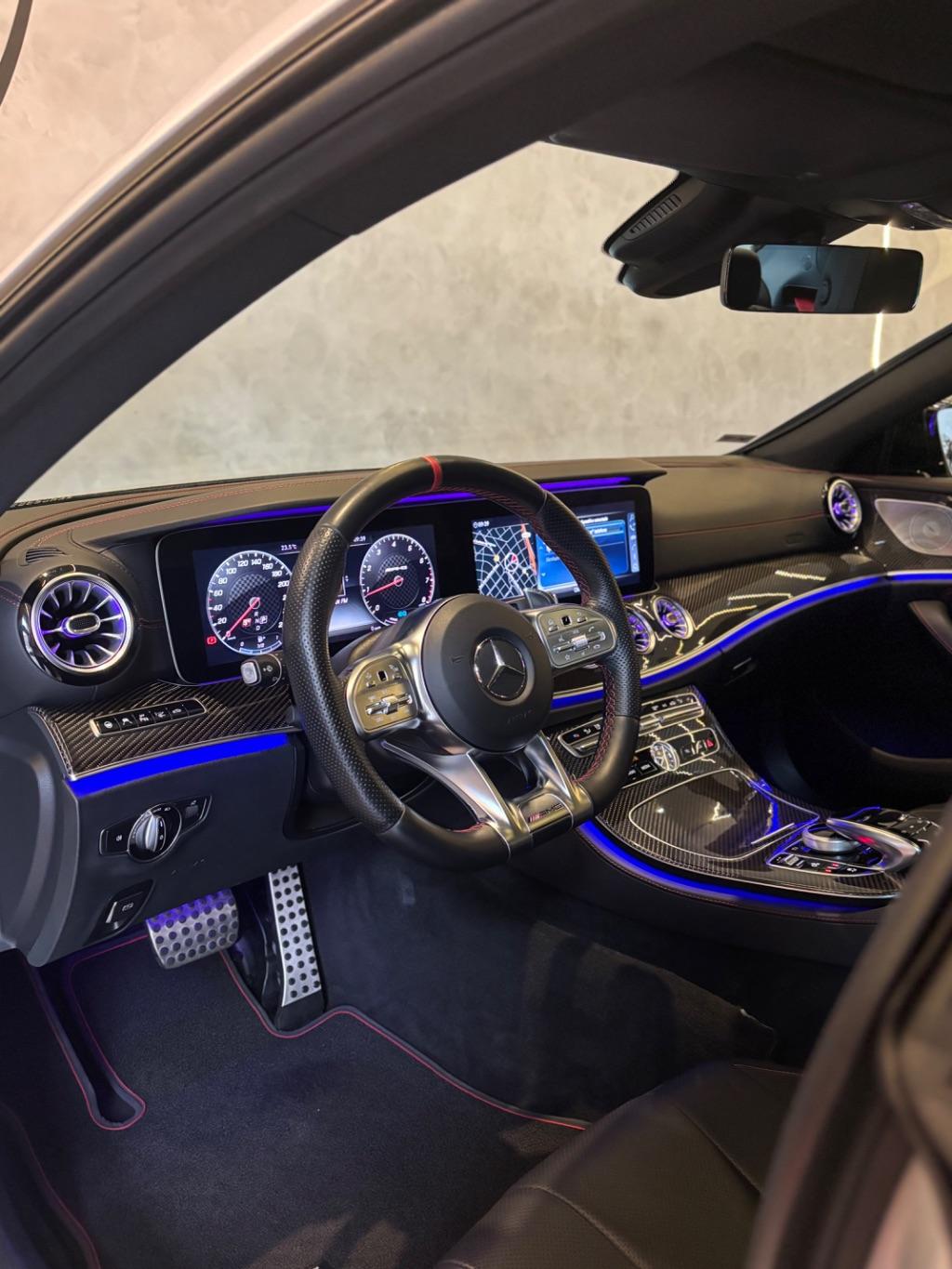 MERCEDES-BENZ CLS 53 AMG - Foto