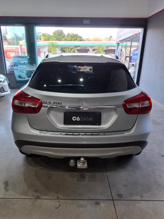 MERCEDES-BENZ GLA 200 - Foto