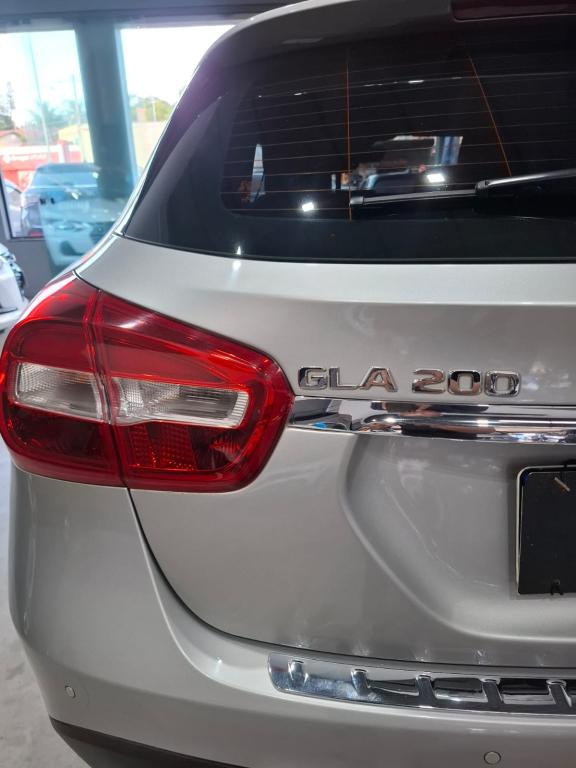 MERCEDES-BENZ GLA 200 - Foto