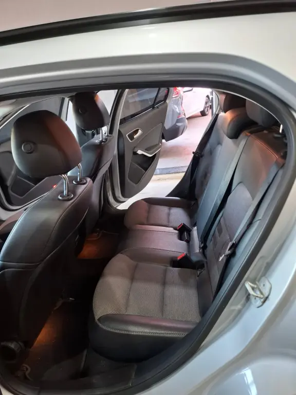 MERCEDES-BENZ GLA 200 - Foto