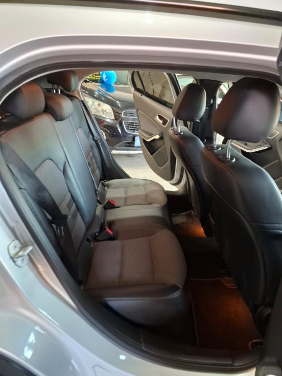 MERCEDES-BENZ GLA 200 - Foto