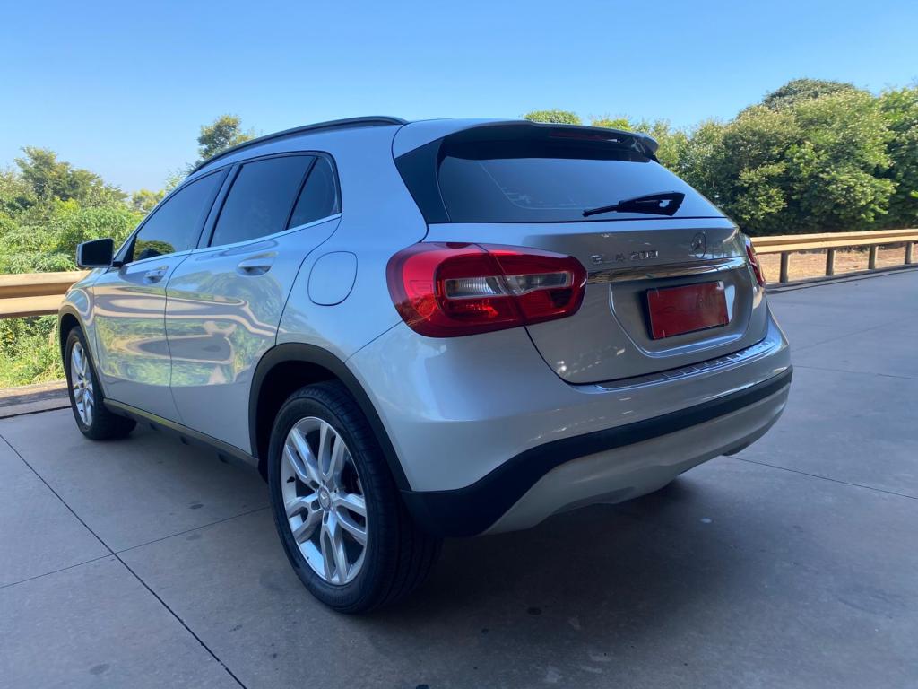 MERCEDES-BENZ GLA 200 - Foto