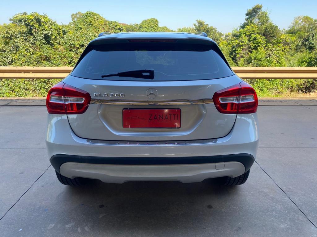 MERCEDES-BENZ GLA 200 - Foto