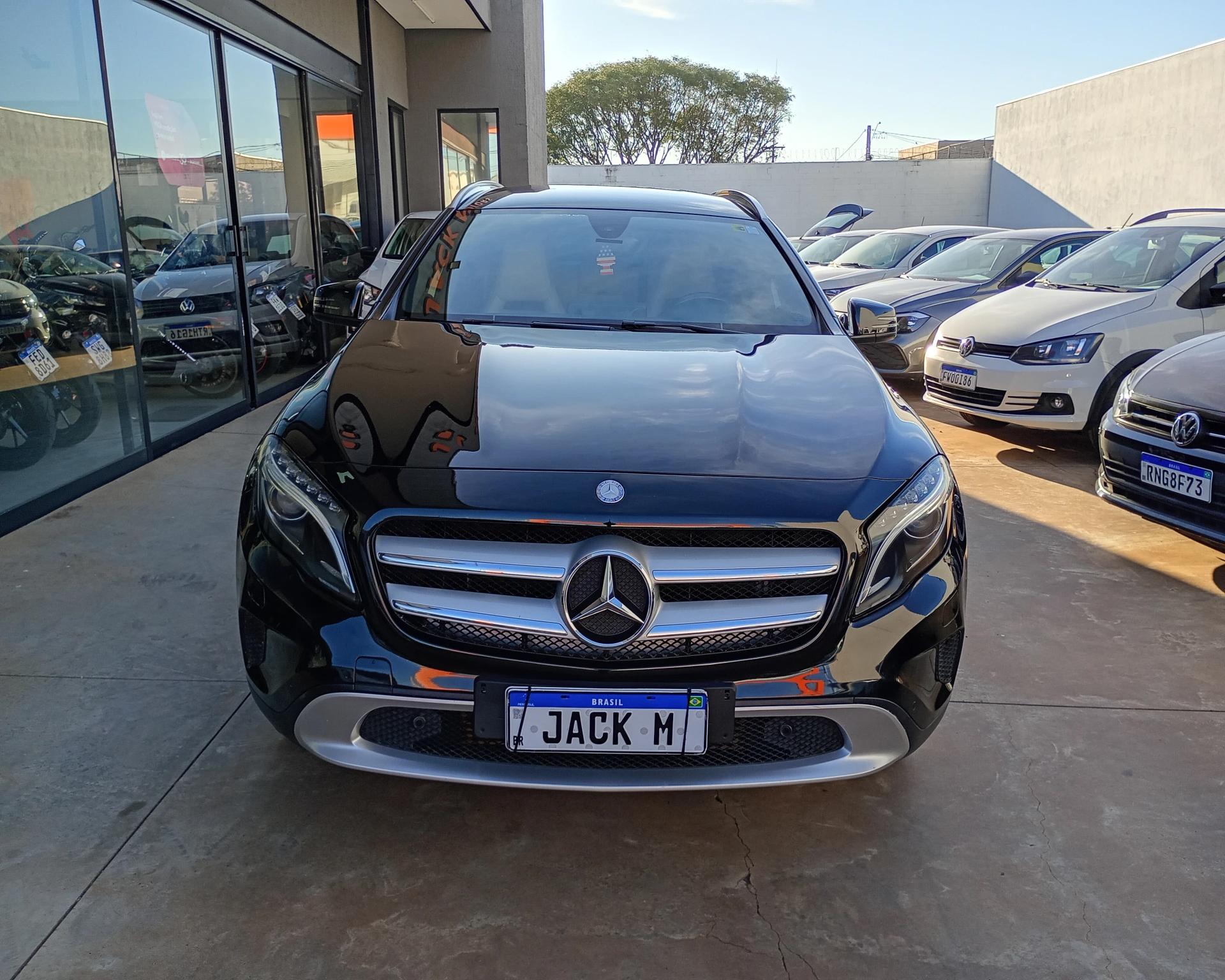 MERCEDES-BENZ GLA 200 - Foto