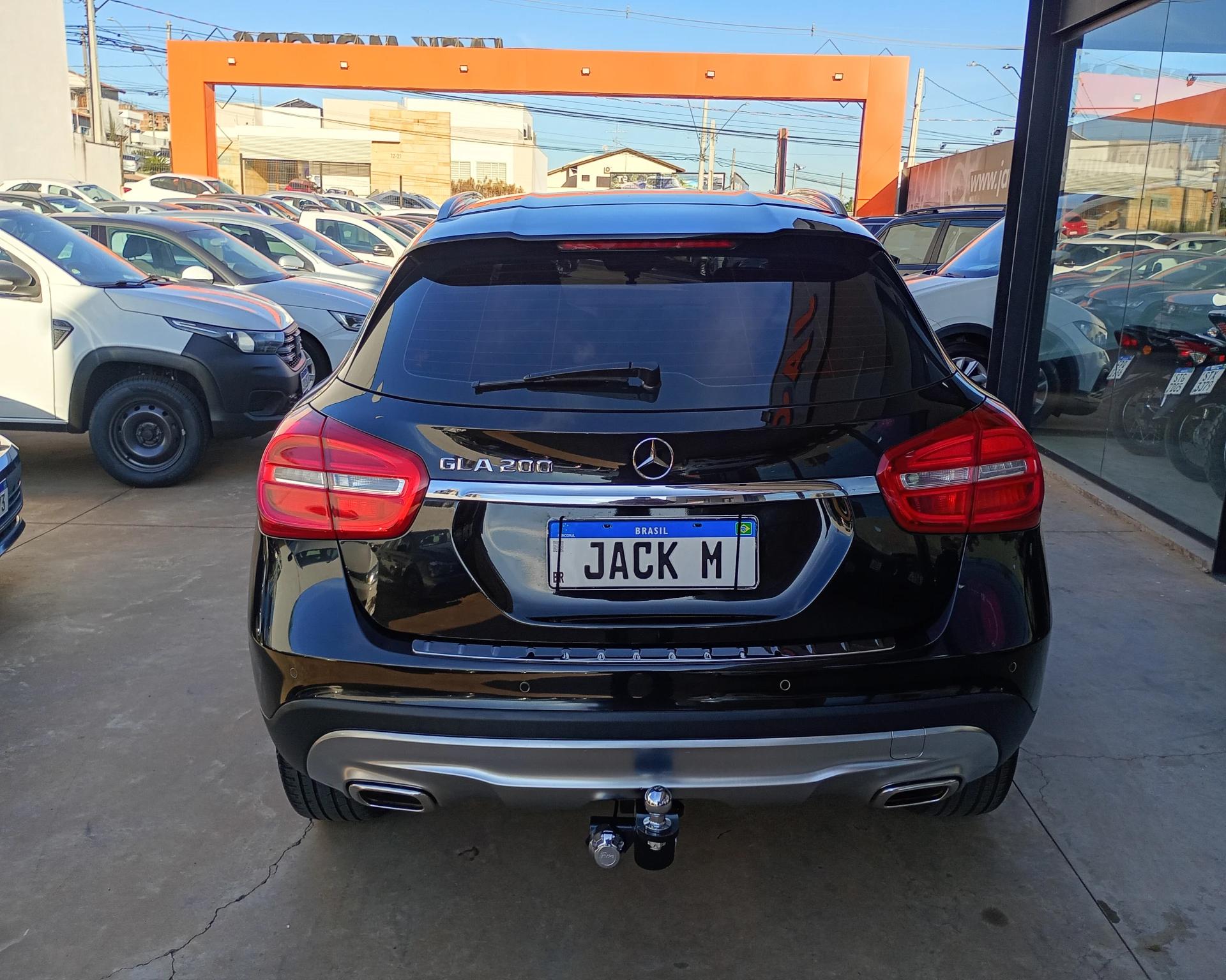 MERCEDES-BENZ GLA 200 - Foto