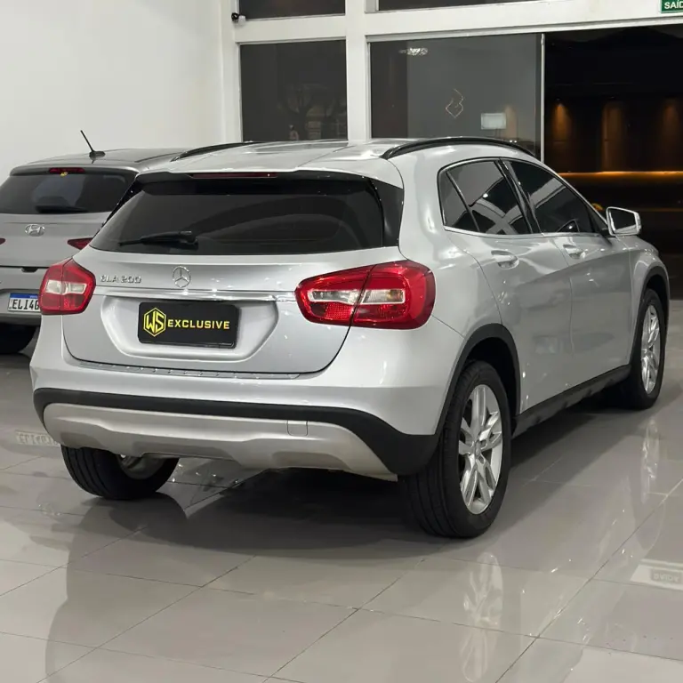 MERCEDES-BENZ GLA 200 - Foto