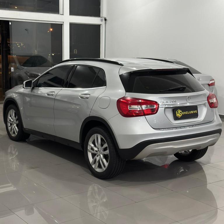 MERCEDES-BENZ GLA 200 - Foto