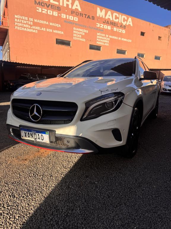 MERCEDES-BENZ GLA 200 - Foto